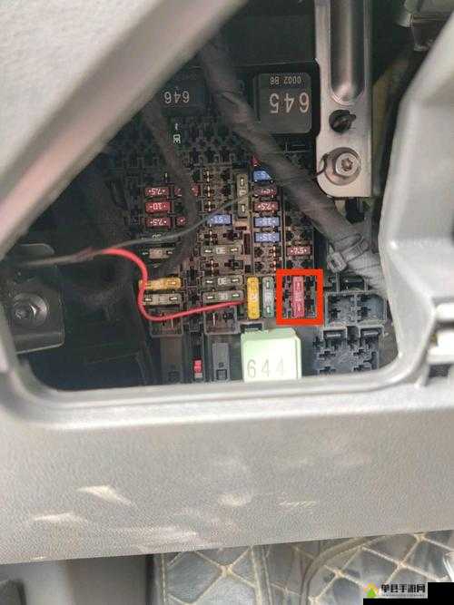 汽车喷水电机保险丝在哪里？老司机可能都知道