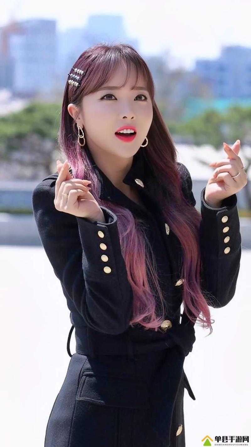 韩国女歌手经典歌曲:坐凳演绎旧时光